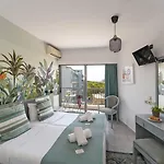 Rhodes Hotel